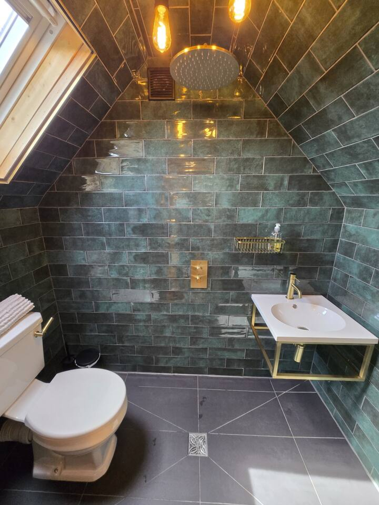Hatton Lodge Annex - Hot Tub & Garden in Lower Hatton Hatton Grange - Property image 28 - VivreStays