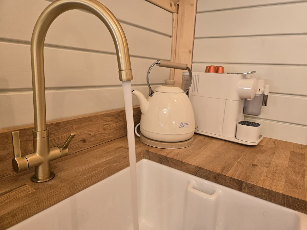 Hatton Lodge Annex - Hot Tub & Garden in Lower Hatton Hatton Grange - Property image 36 - VivreStays
