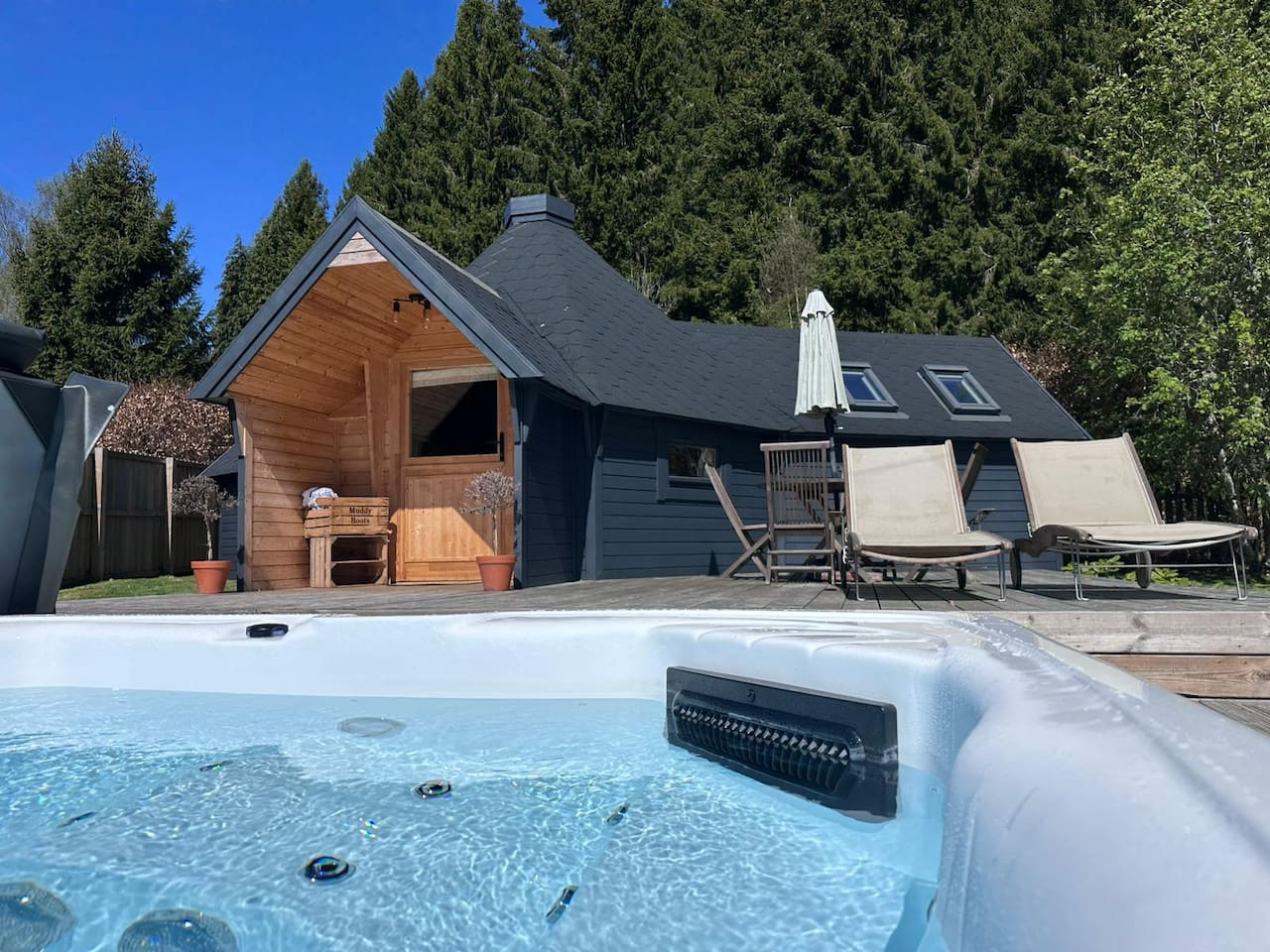 Hatton Lodge Annex - Hot Tub & Garden serviced apartment - Dunkeld - VivreStays