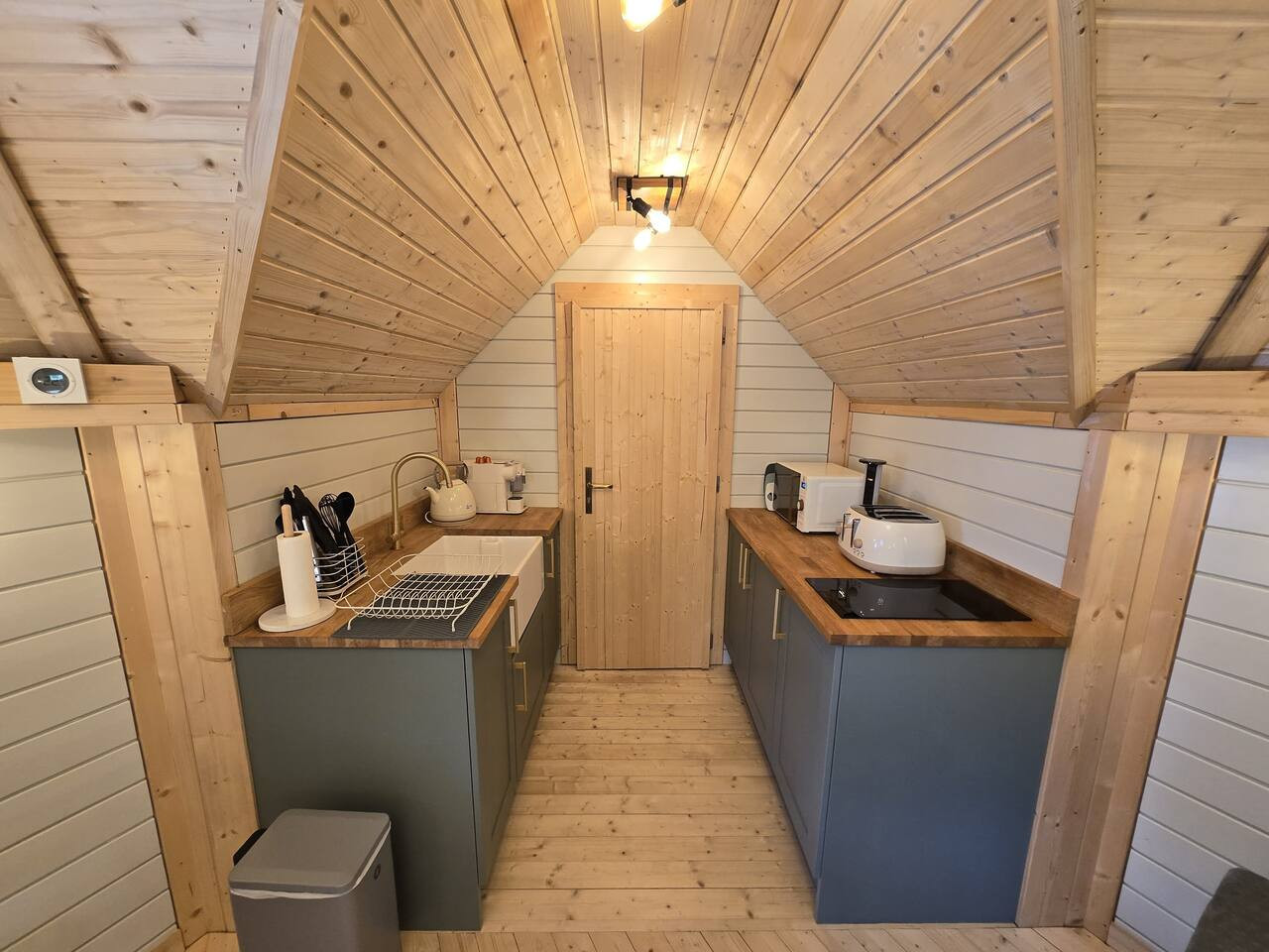 Hatton Lodge Annex - Hot Tub & Garden in Lower Hatton Hatton Grange - Property image 33 - VivreStays