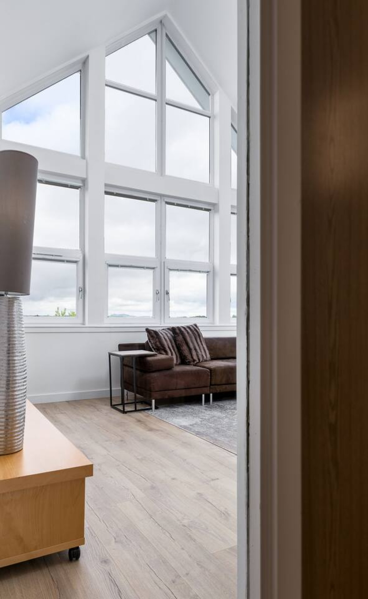 The Stirling Penthouse - Free Parking in 71 Chandlers Court, Stirling, FK81NR - Property image 17 - VivreStays