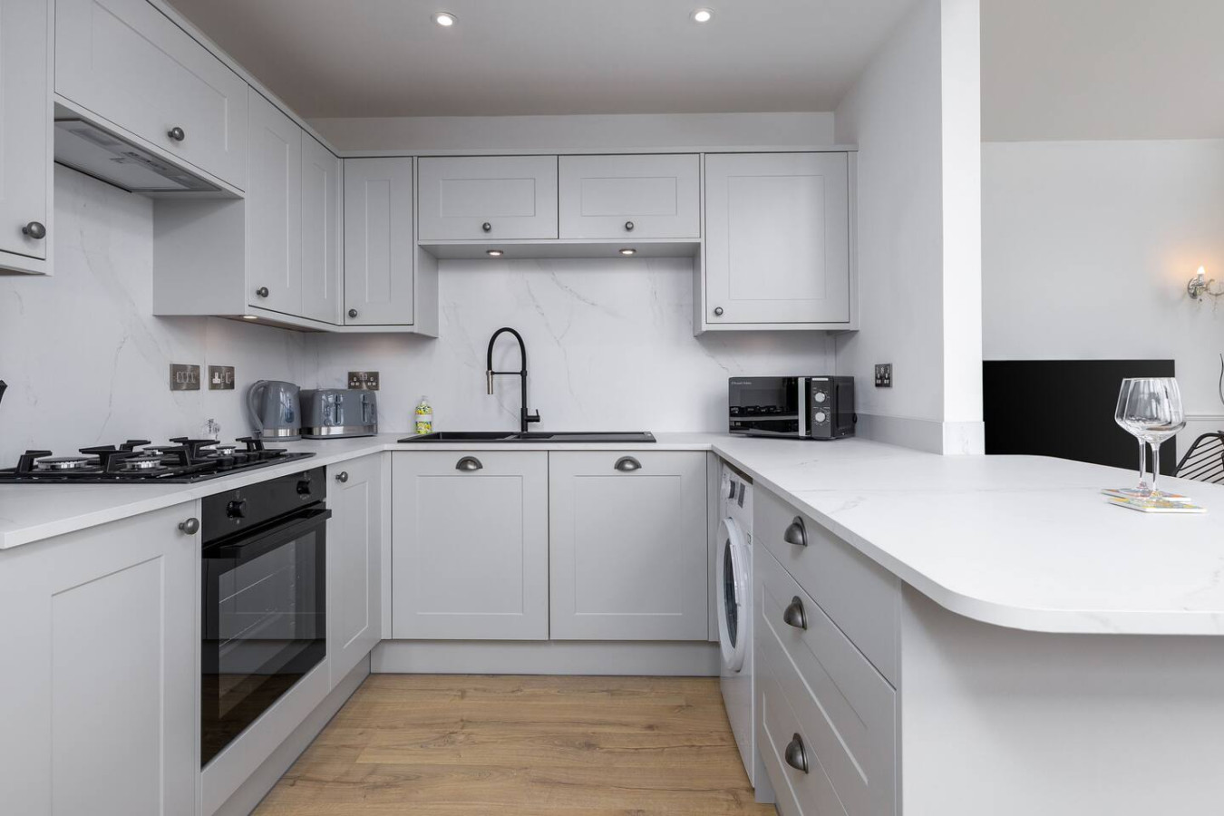 The Stirling Penthouse - Free Parking in 71 Chandlers Court, Stirling, FK81NR - Property image 14 - VivreStays