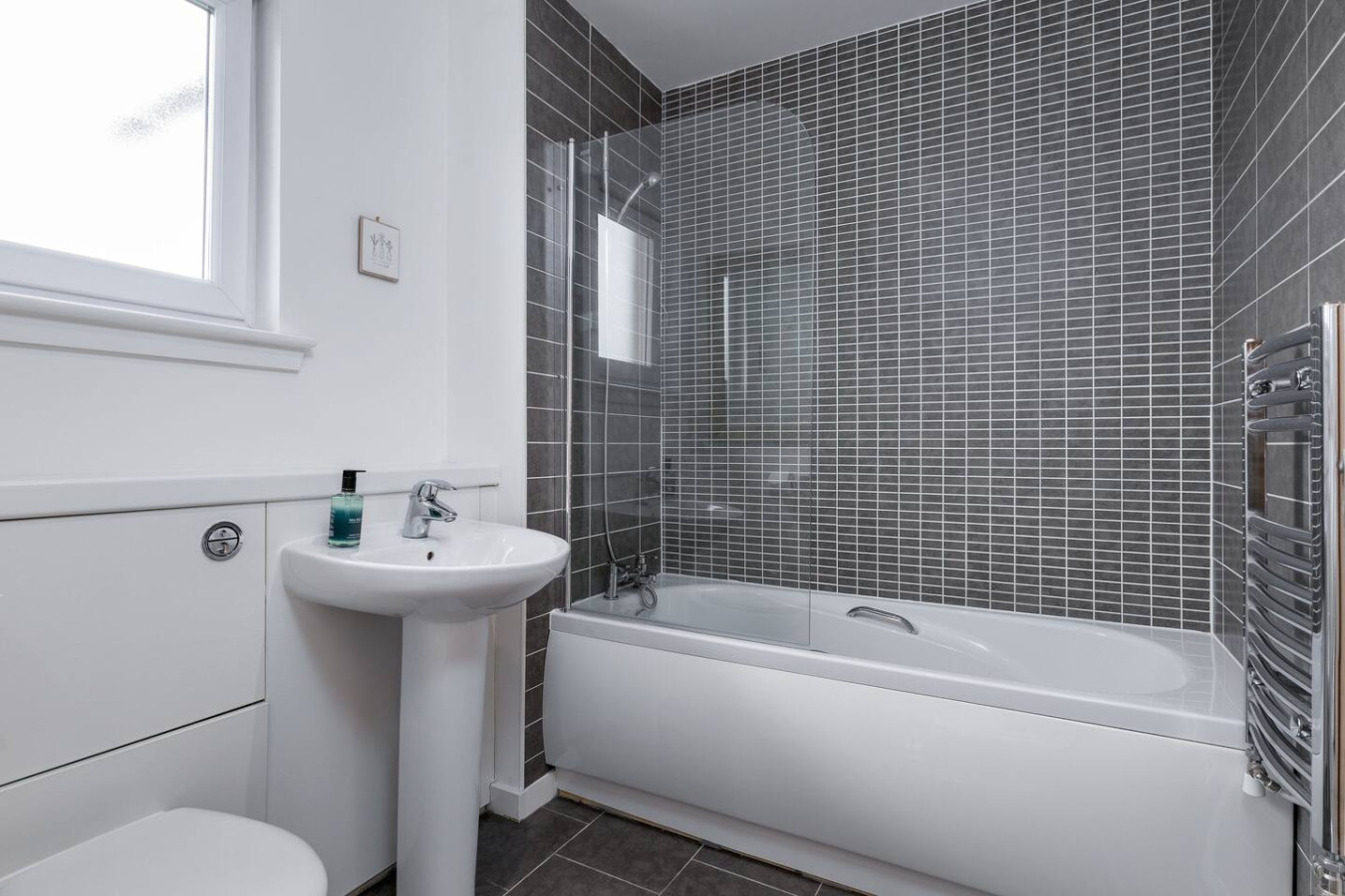 The Stirling Penthouse - Free Parking in 71 Chandlers Court, Stirling, FK81NR - Property image 33 - VivreStays