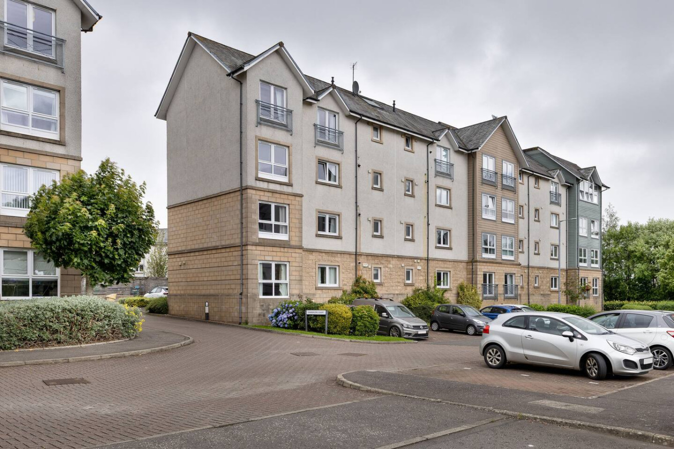 The Stirling Penthouse - Free Parking in 71 Chandlers Court, Stirling, FK81NR - Property image 43 - VivreStays