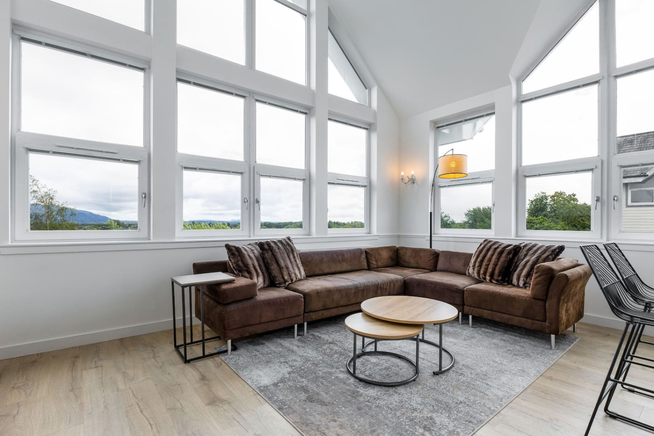 The Stirling Penthouse - Free Parking in 71 Chandlers Court, Stirling, FK81NR - Property image 8 - VivreStays