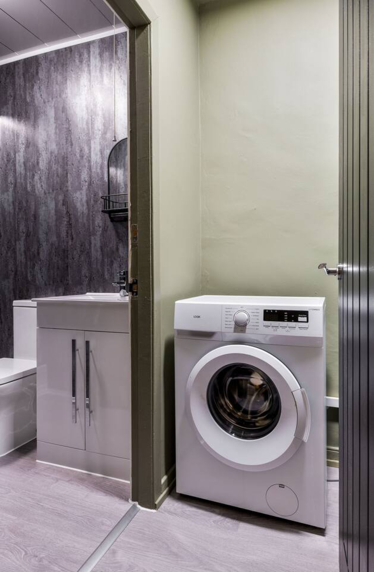 The Wallace Suite by The Wallace Monument in 9A Causewayhead Road, Stirling, FK95EG - Property image 6 - VivreStays
