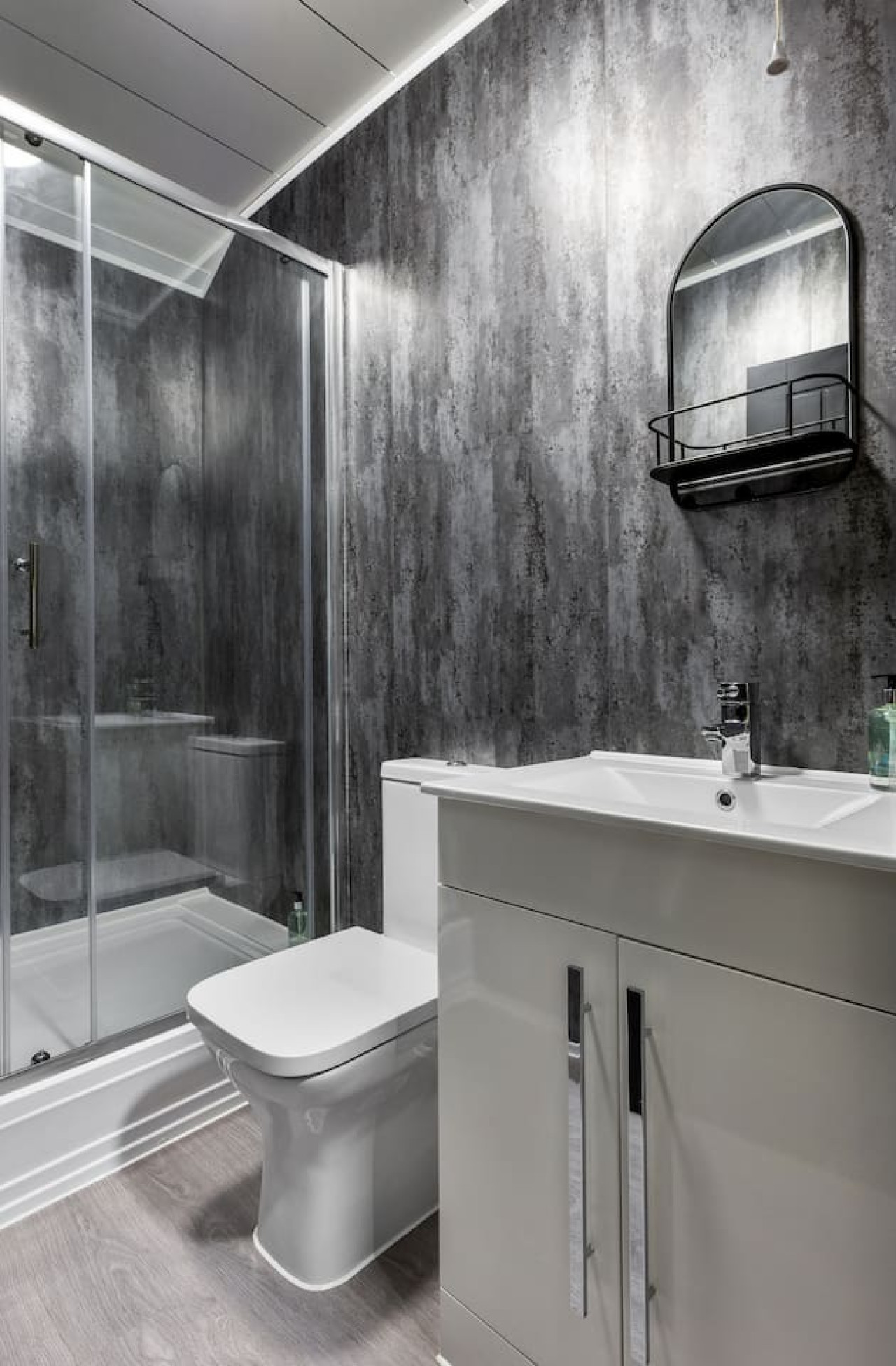 The Wallace Suite by The Wallace Monument in 9A Causewayhead Road, Stirling, FK95EG - Property image 8 - VivreStays