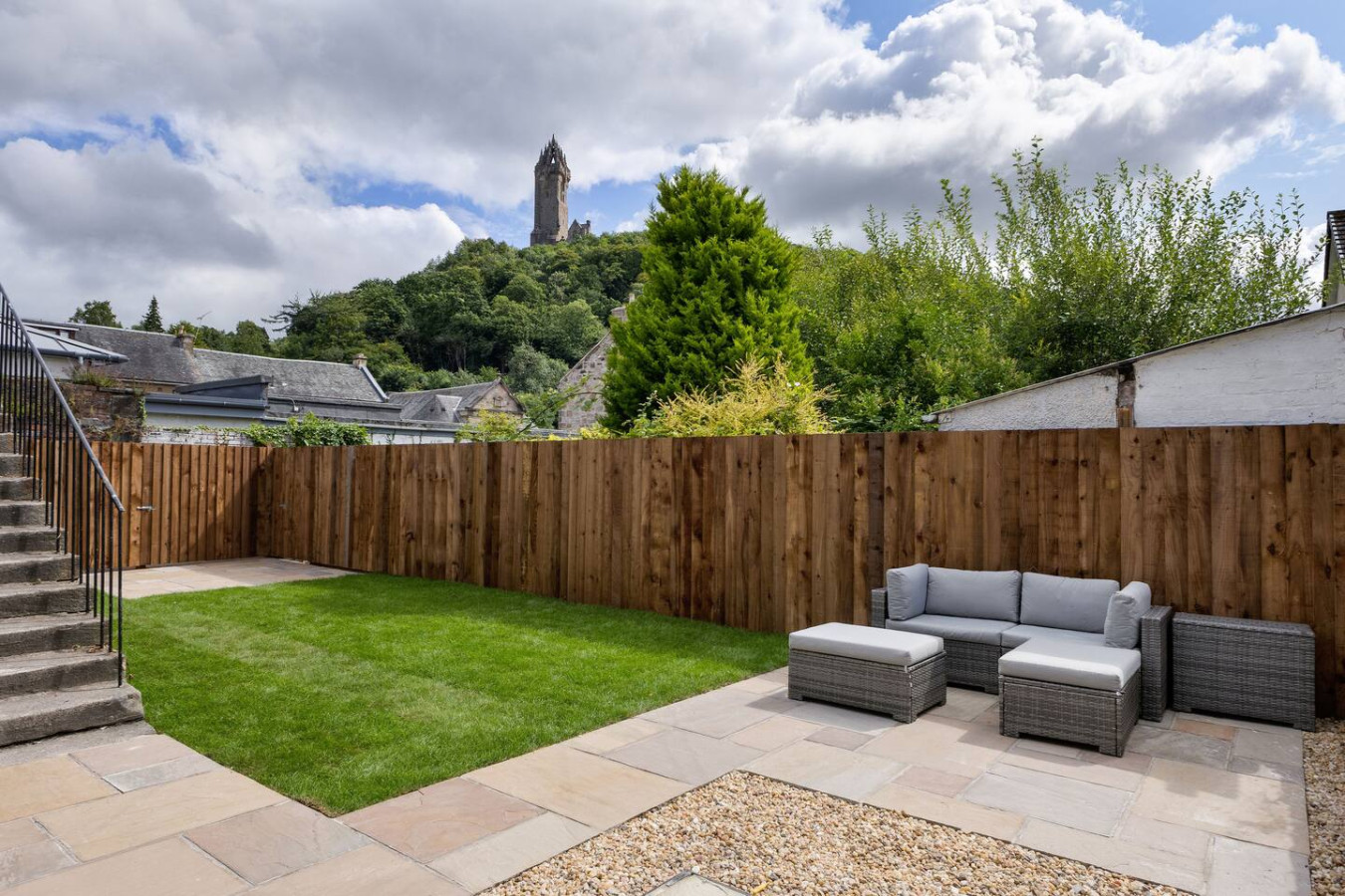 The Braveheart Suite by The Wallace Monument in 9A Causewayhead Road, Stirling, FK95EG - Property image 2 - VivreStays