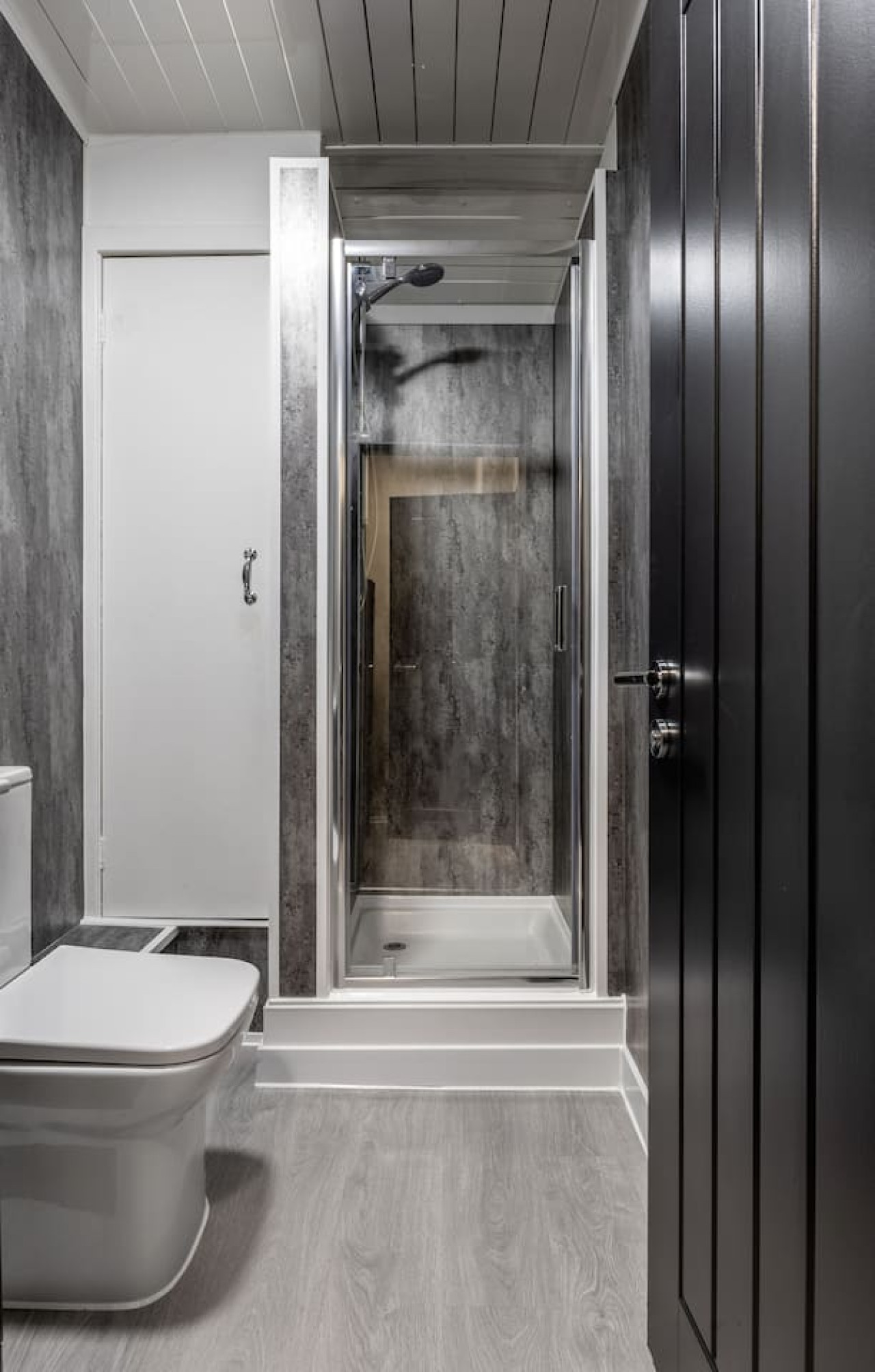 The Braveheart Suite by The Wallace Monument in 9A Causewayhead Road, Stirling, FK95EG - Property image 4 - VivreStays