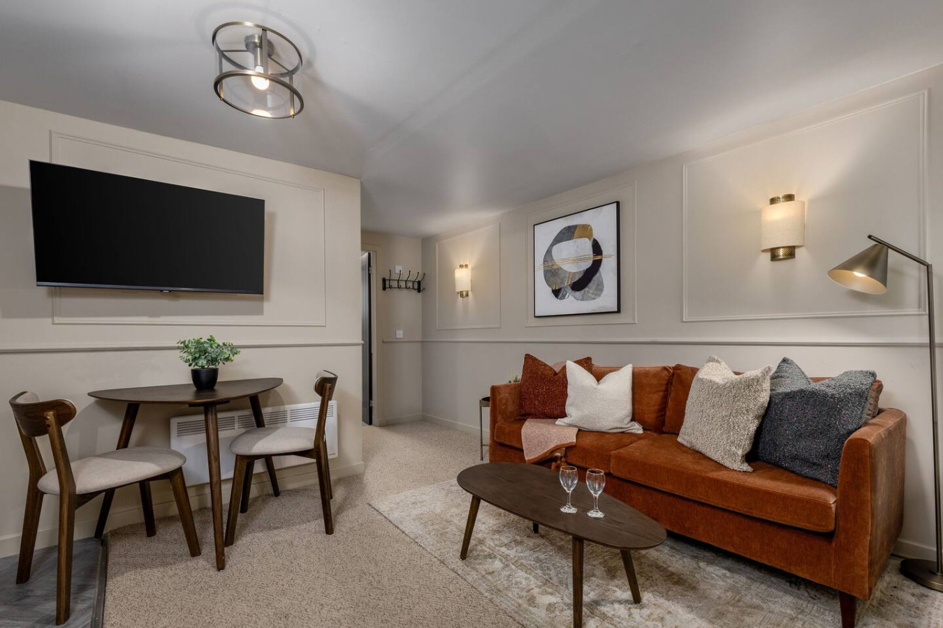 Kilted Quarter by The Wallace Monument serviced apartment - Stirling - VivreStays