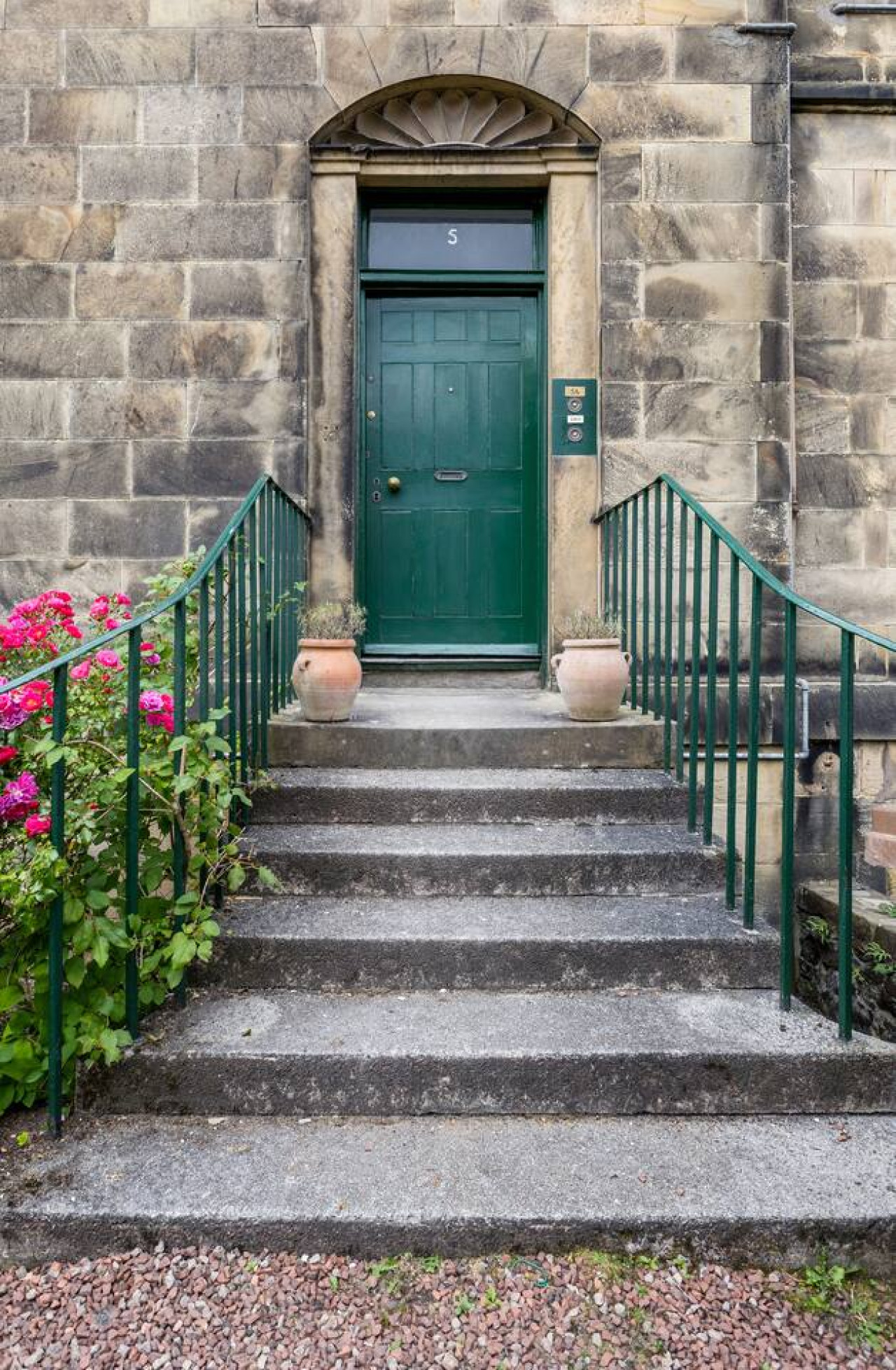 The Allan Maisonette | Charming Georgian Retreat in 5A Allan Park, Stirling, FK82QG - Property image 49 - VivreStays