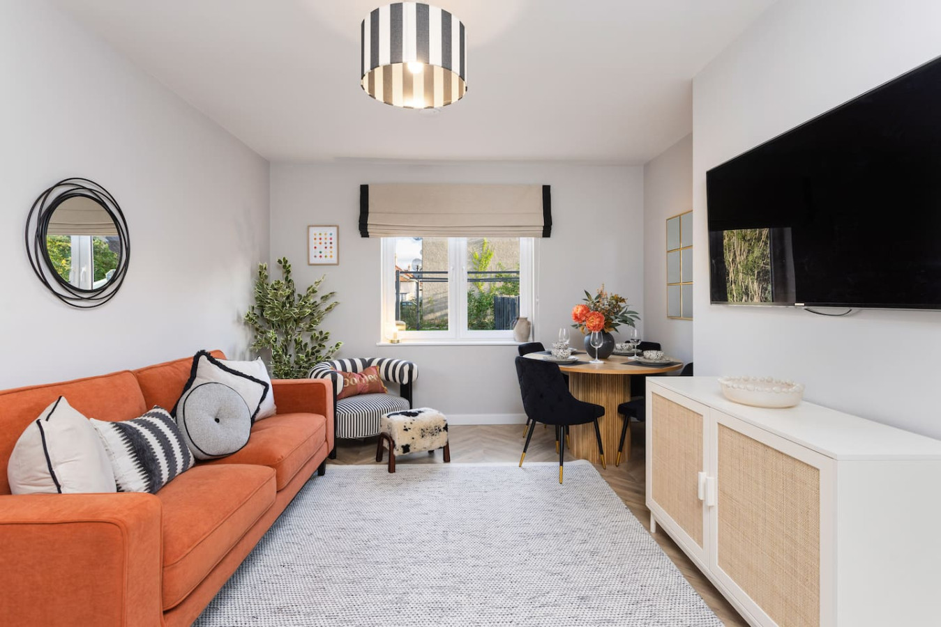 Paradykes House - Free Parking & Garden serviced apartment - Midlothian - VivreStays
