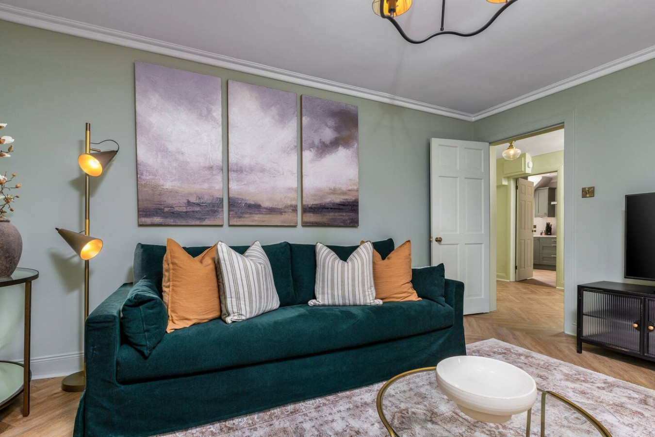 Ledi Lookout Callander: Dog Friendly & Local Walks in 47 Main Street Flat B, FK17 8DX - Property image 9 - VivreStays