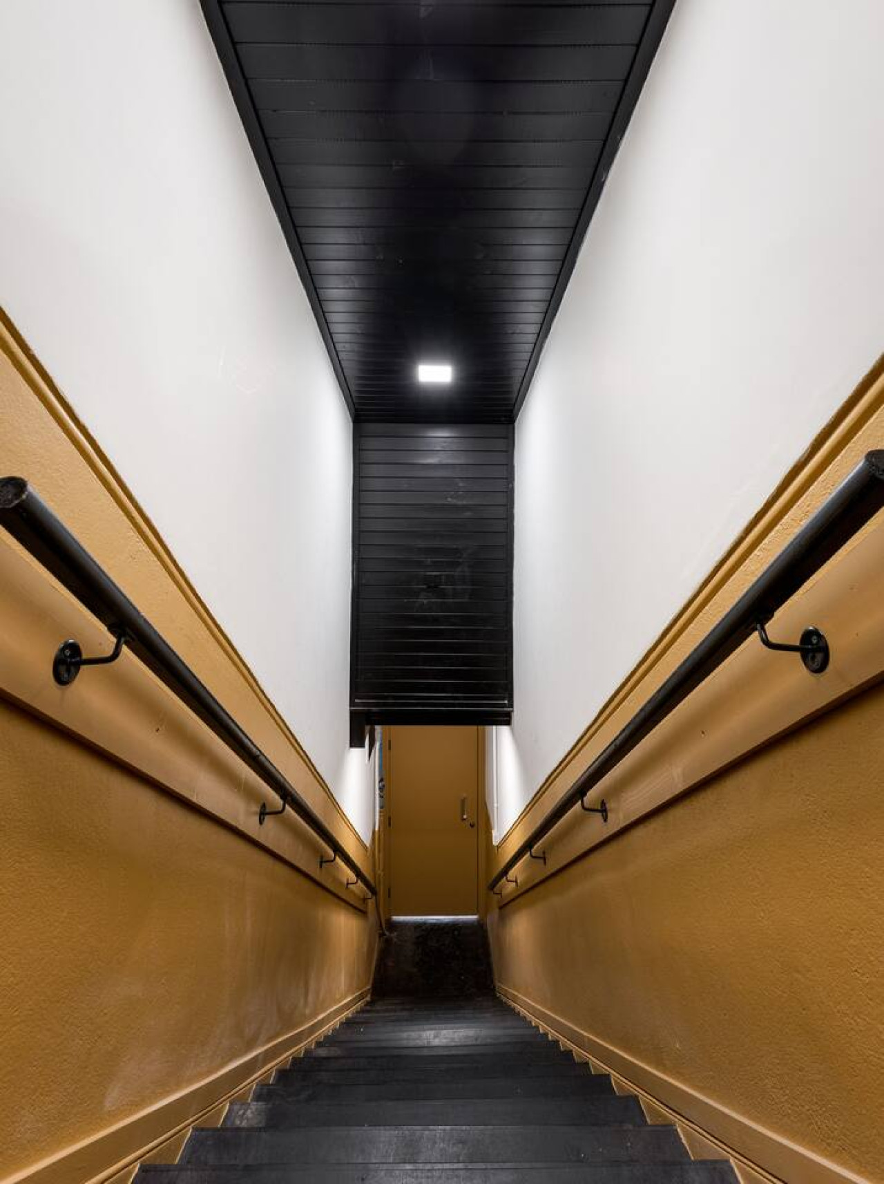 Stirling Tranquility: Scottish-Scandi Hideaway in 81B Port Street, FK82ER - Property image 24 - VivreStays