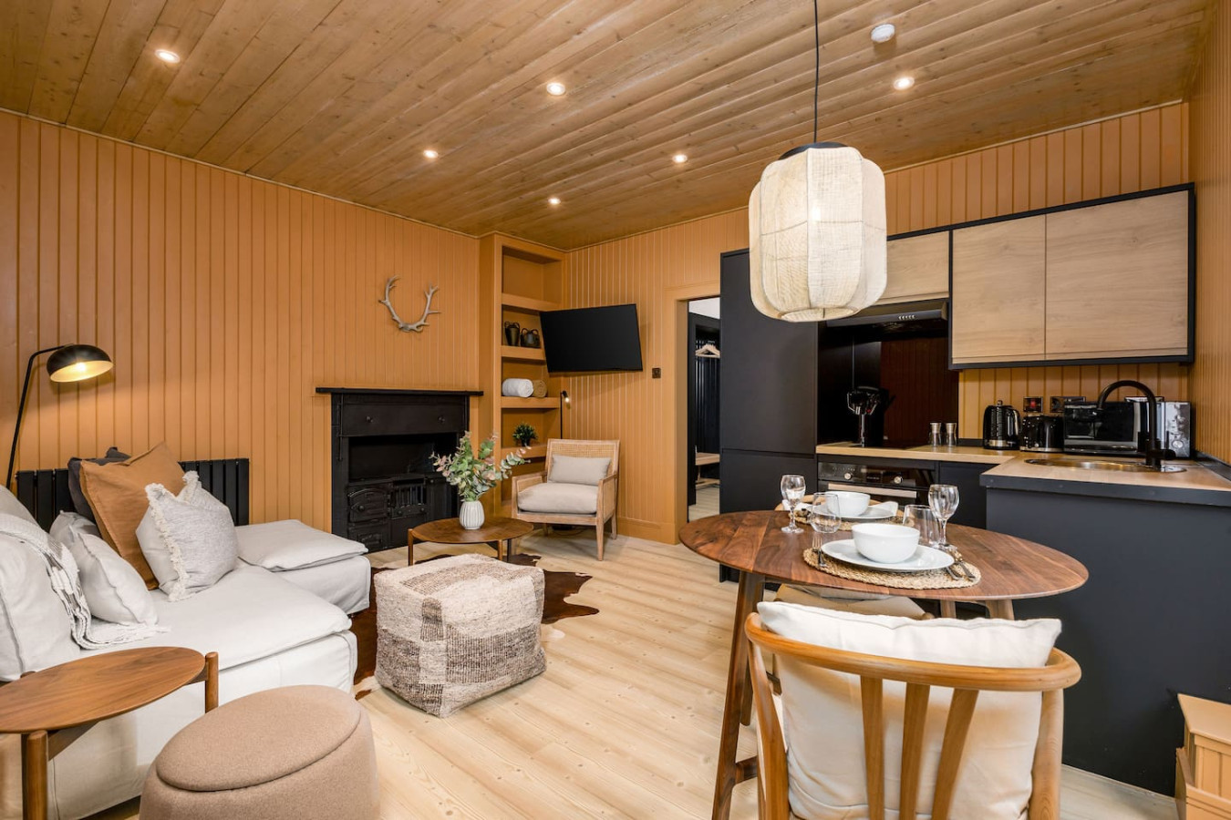 Stirling Tranquility: Scottish-Scandi Hideaway in 81B Port Street, FK82ER - Property image 2 - VivreStays