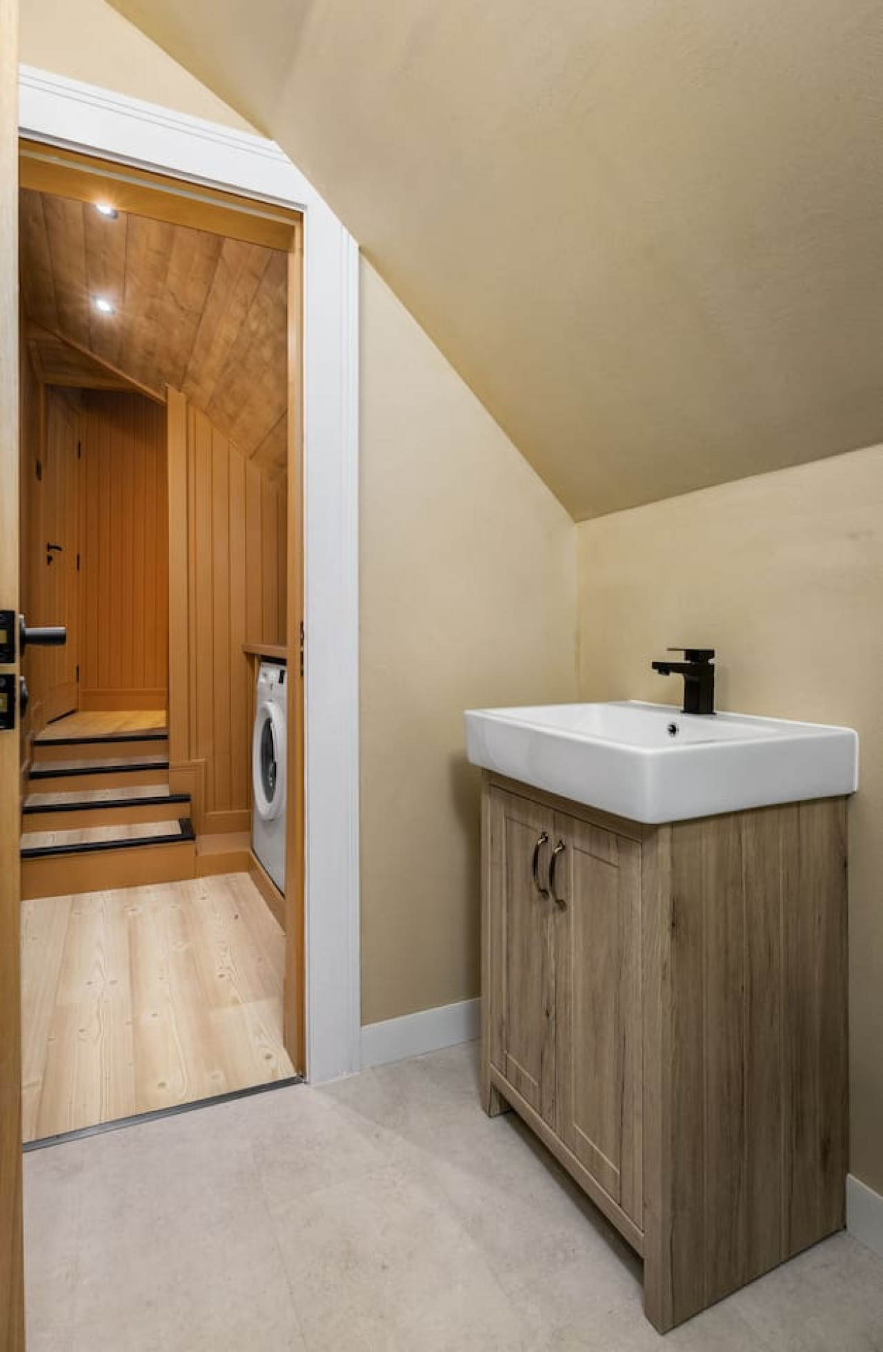 Stirling Tranquility: Scottish-Scandi Hideaway in 81B Port Street, FK82ER - Property image 7 - VivreStays