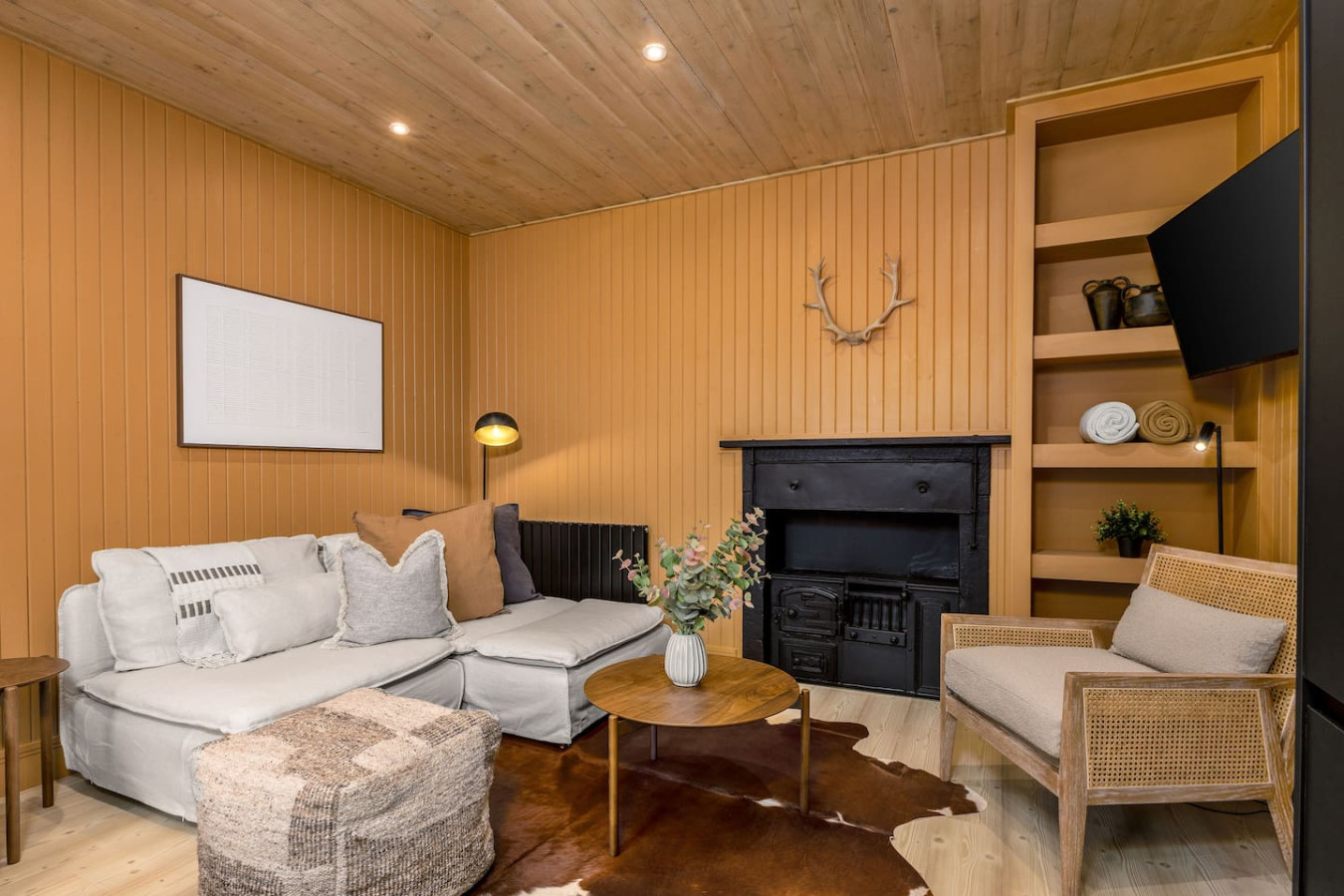Stirling Tranquility: Scottish-Scandi Hideaway in 81B Port Street, FK82ER - Property image 13 - VivreStays