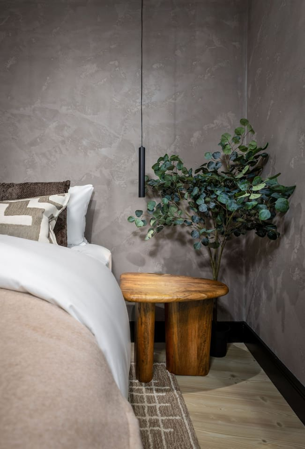 Stirling Tranquility: Scottish-Scandi Hideaway in 81B Port Street, FK82ER - Property image 11 - VivreStays