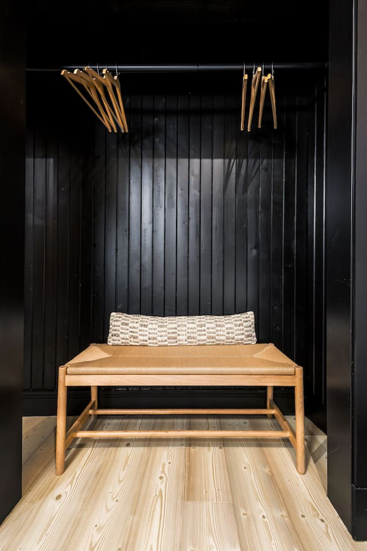 Stirling Tranquility: Scottish-Scandi Hideaway in 81B Port Street, FK82ER - Property image 12 - VivreStays