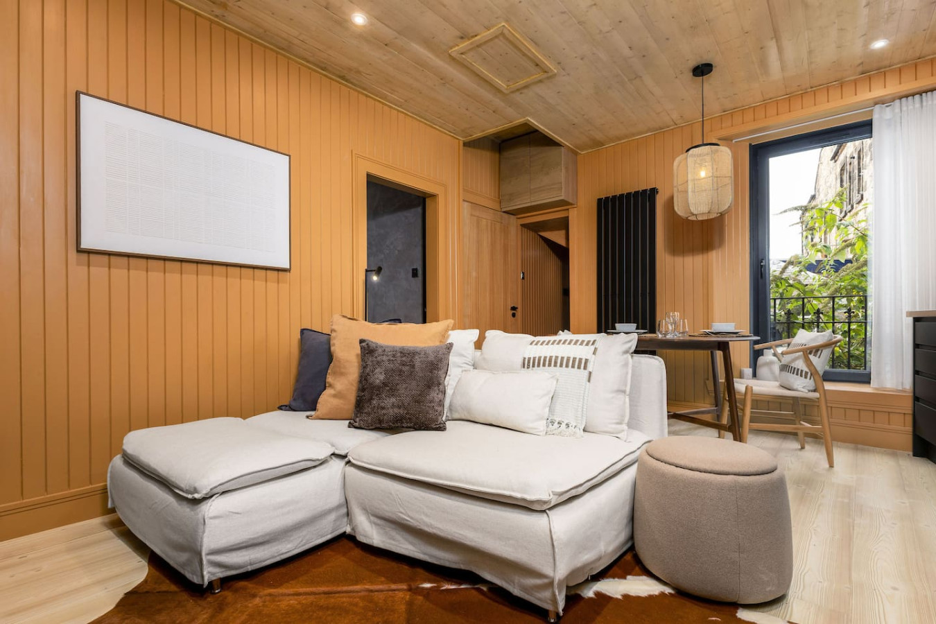 Highland Retreat: Modern Scottish-Scandi Hideaway in 81A Port Street, FK82ER - Property image 2 - VivreStays