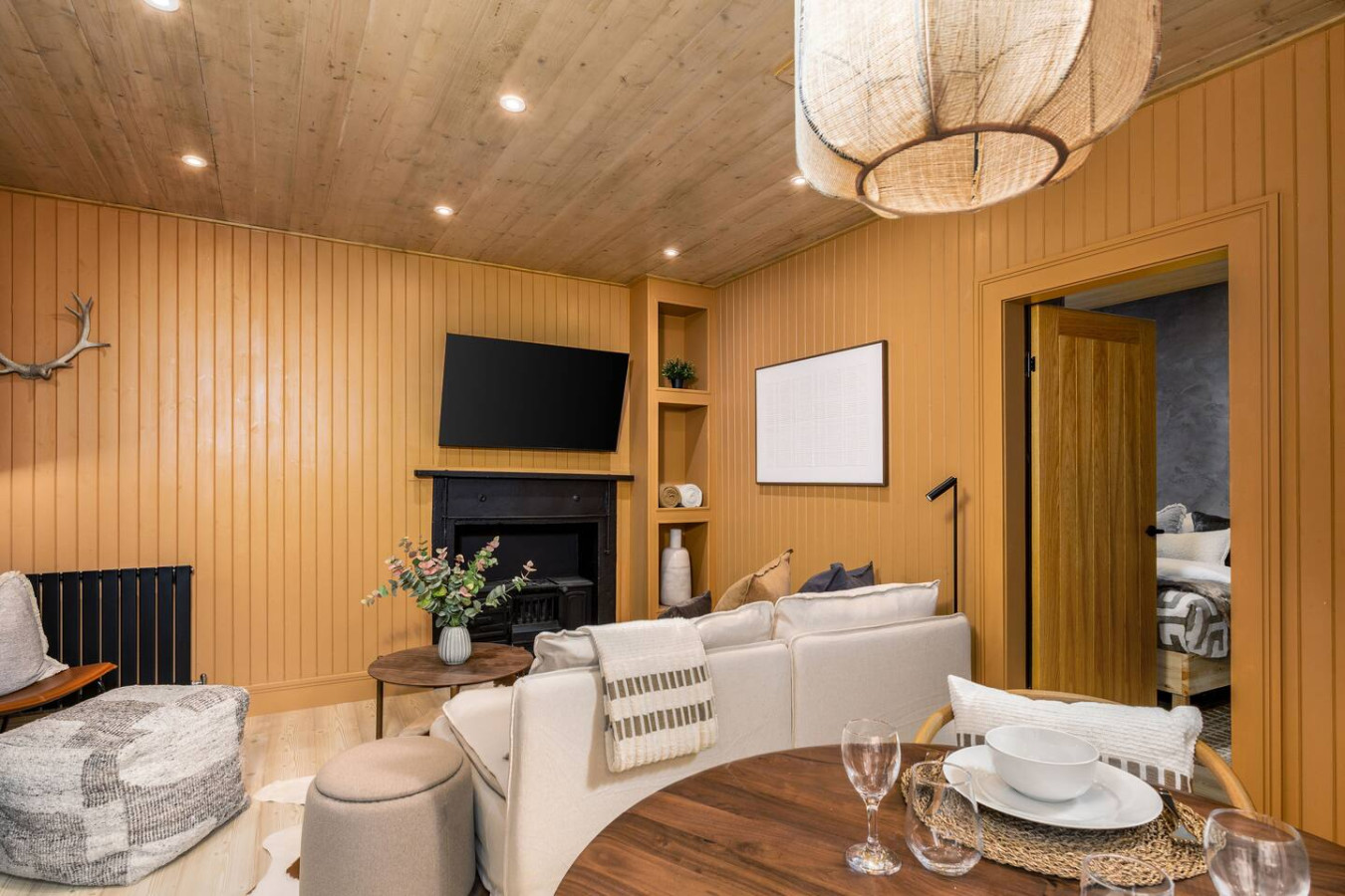 Highland Retreat: Modern Scottish-Scandi Hideaway in 81A Port Street, FK82ER - Property image 9 - VivreStays