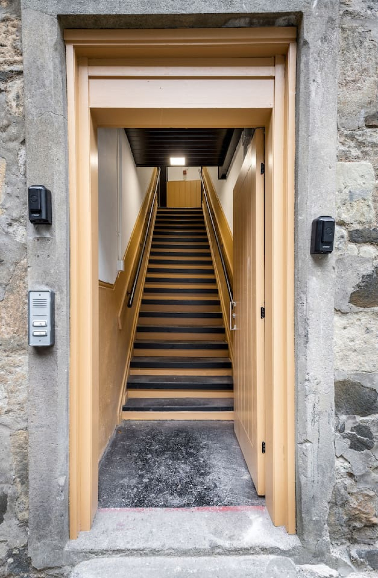 Highland Retreat: Modern Scottish-Scandi Hideaway in 81A Port Street, FK82ER - Property image 26 - VivreStays