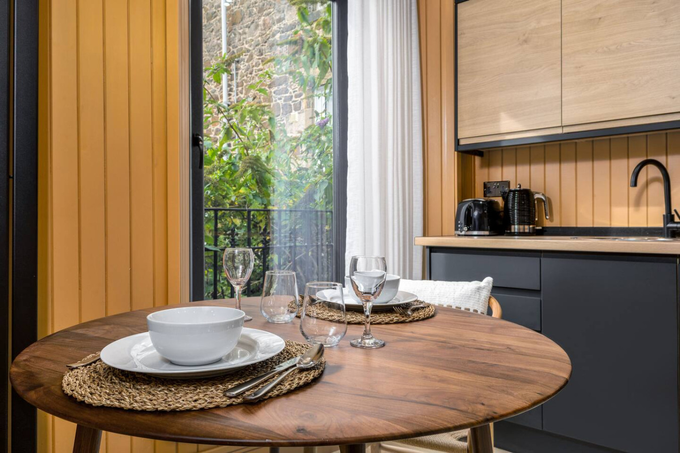 Highland Retreat: Modern Scottish-Scandi Hideaway in 81A Port Street, FK82ER - Property image 12 - VivreStays