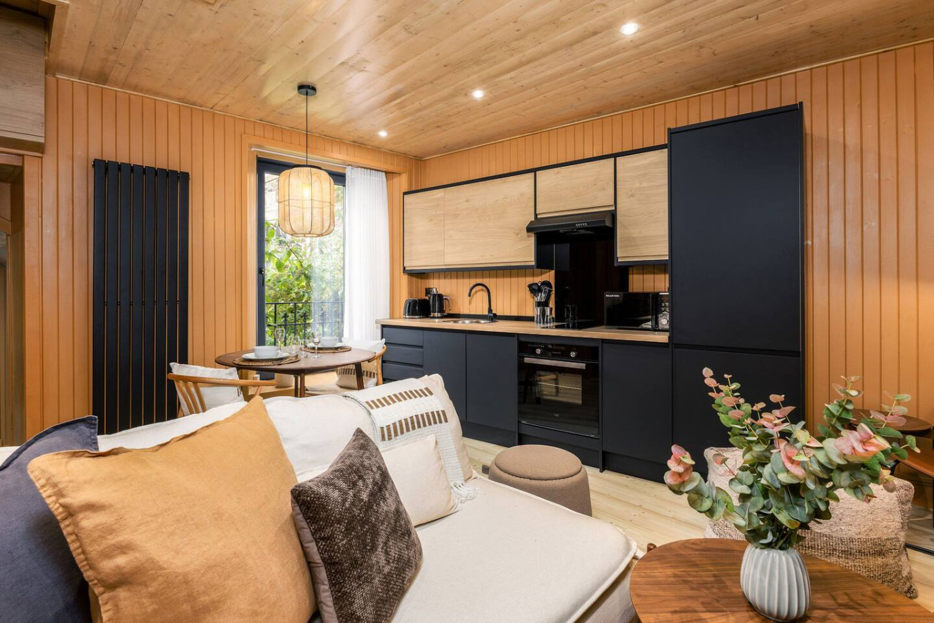 Highland Retreat: Modern Scottish-Scandi Hideaway in 81A Port Street, FK82ER - Property image 10 - VivreStays