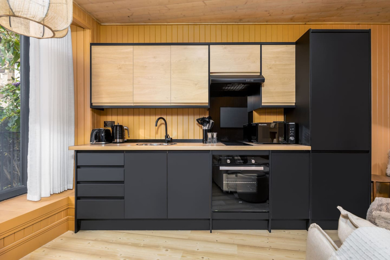 Highland Retreat: Modern Scottish-Scandi Hideaway in 81A Port Street, FK82ER - Property image 14 - VivreStays