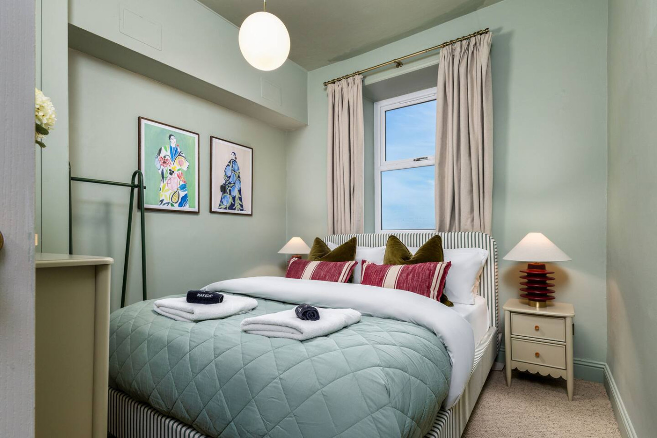 Modern 1-Bed Retreat by Stirling Train Station in 10C ViewField Street Flat 3, FK81UA - Property image 3 - VivreStays