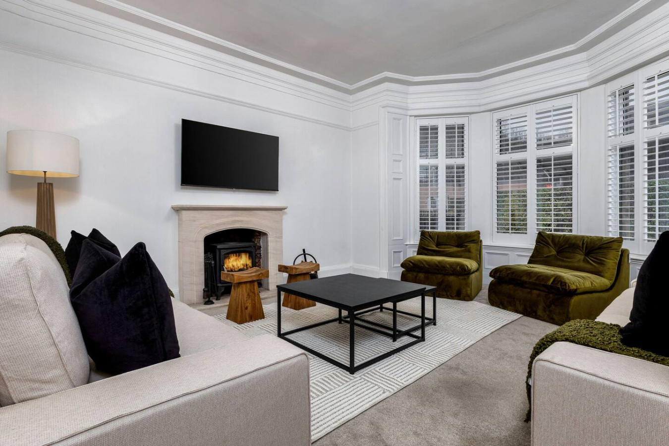 Stirling Edwardian House: Fireplace/Garden/Parking in 10 Drip Road FK81RA - Property image 2 - VivreStays