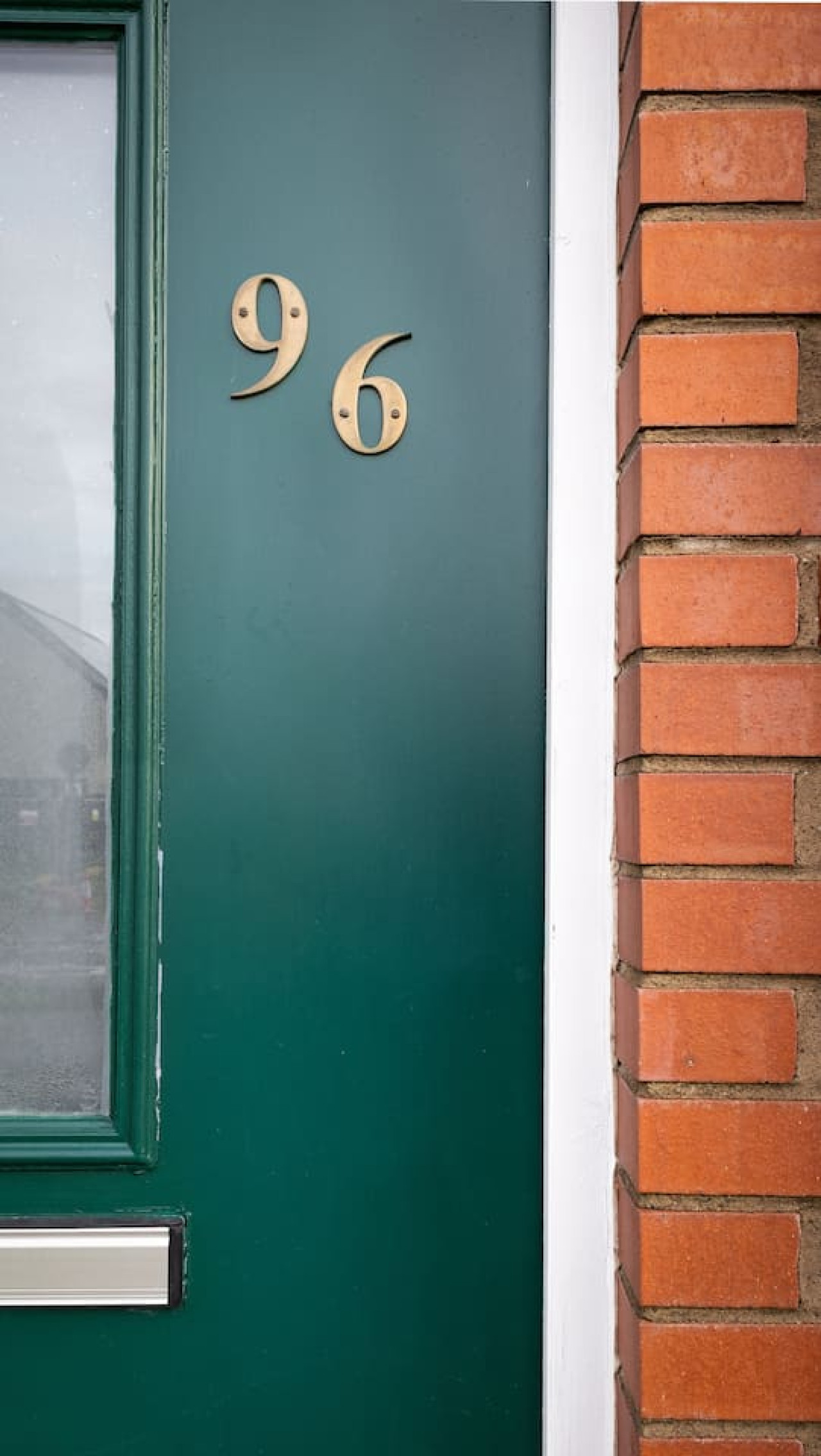 Modern 2-Bed Stirling House | Driveway Parking in 96 Raploch Road, FK81RS - Property image 27 - VivreStays