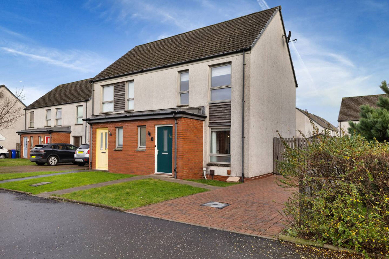 Modern 2-Bed Stirling House | Driveway Parking in 96 Raploch Road, FK81RS - Property image 43 - VivreStays