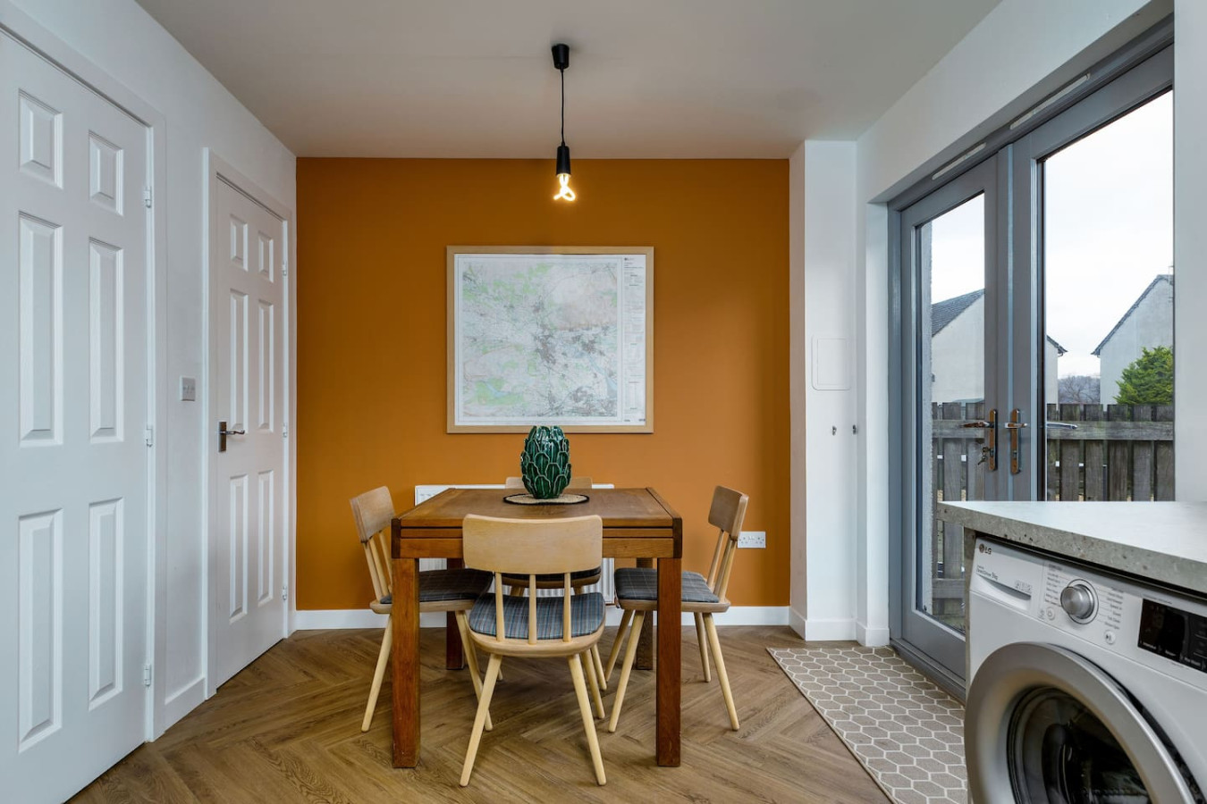 Modern 2-Bed Stirling House | Driveway Parking in 96 Raploch Road, FK81RS - Property image 16 - VivreStays