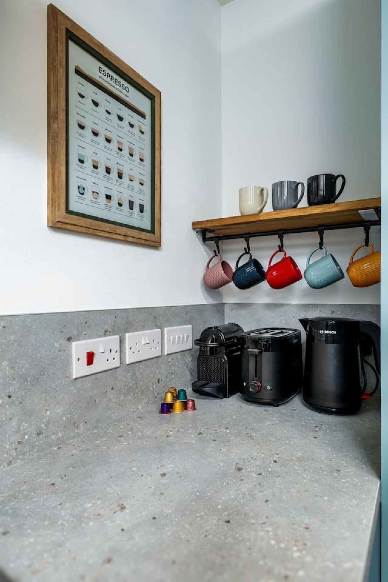 Modern 2-Bed Stirling House | Driveway Parking in 96 Raploch Road, FK81RS - Property image 15 - VivreStays