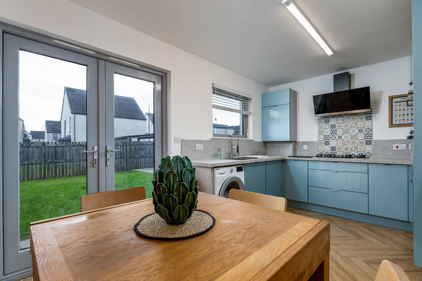 Modern 2-Bed Stirling House | Driveway Parking in 96 Raploch Road, FK81RS - Property image 12 - VivreStays