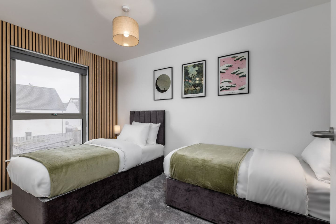 Modern 2-Bed Stirling House | Driveway Parking in 96 Raploch Road, FK81RS - Property image 5 - VivreStays