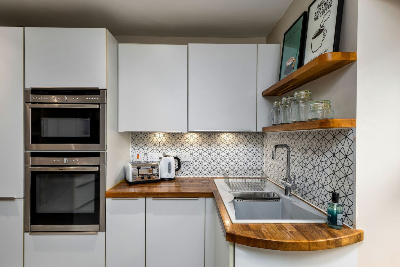Pear Tree Cottage - Wood Burner | Free Parking in Pear Tree Cottage, Ramoyle, Dunblane, FK15 0BB - Property image 3 - VivreStays