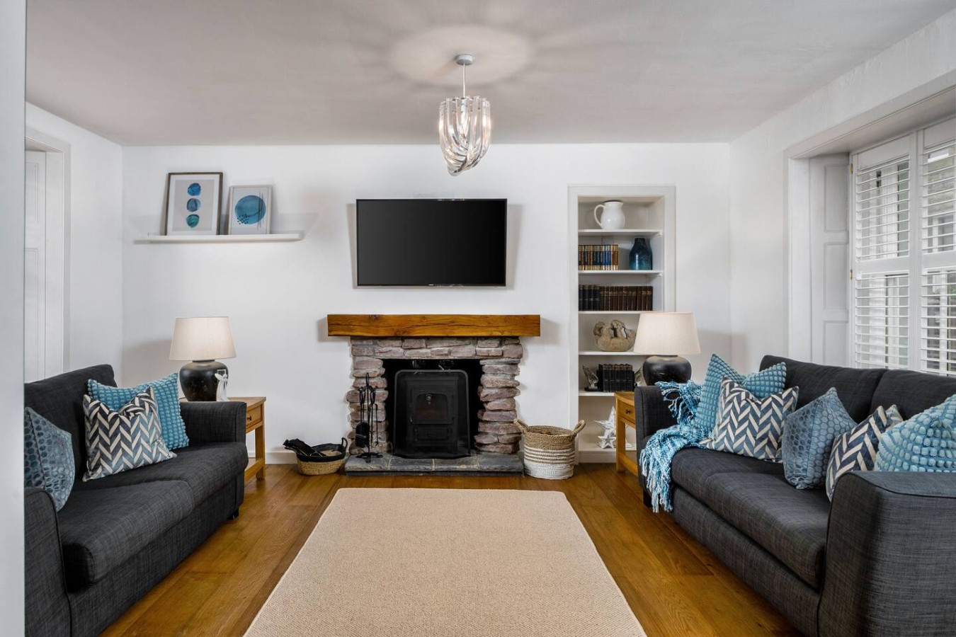 Pear Tree Cottage - Wood Burner | Free Parking in Pear Tree Cottage, Ramoyle, Dunblane, FK15 0BB - Property image 8 - VivreStays