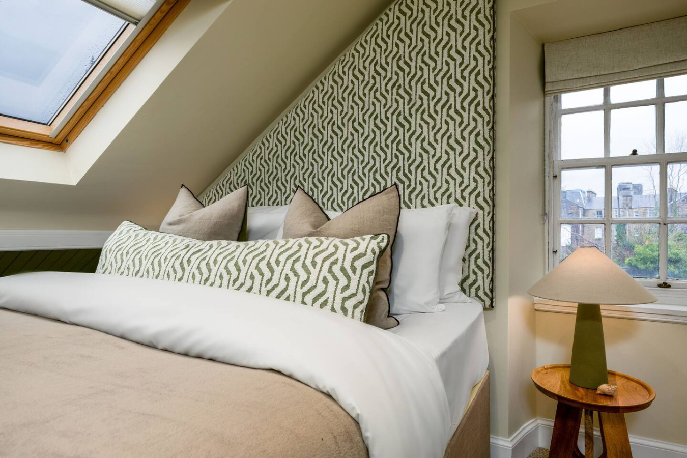 3-Bed Georgian Townhouse Next to Wellbeing Clinic in 1A Allan Park, Stirling FK8 2QG - Property image 36 - VivreStays