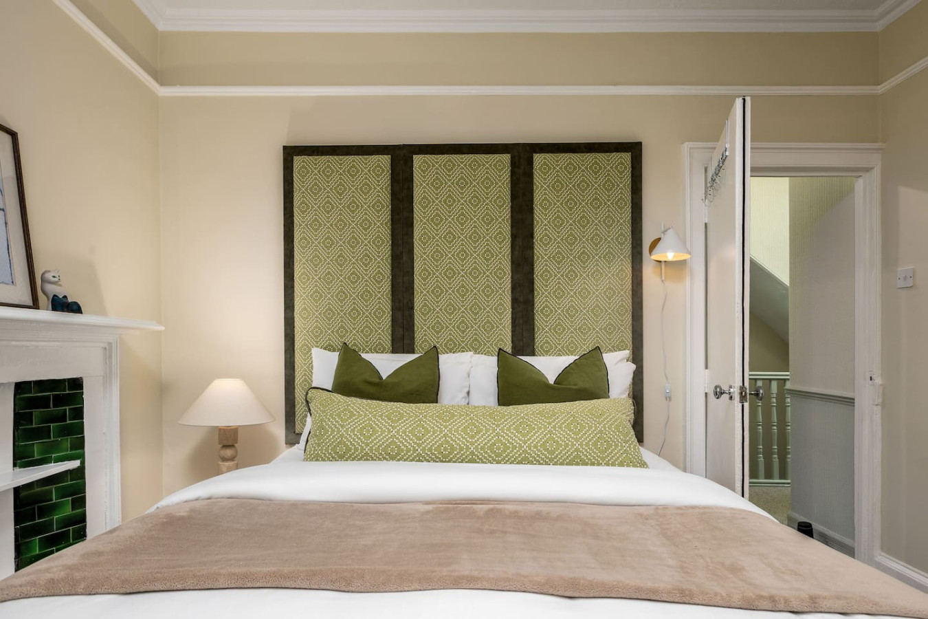 3-Bed Georgian Townhouse Next to Wellbeing Clinic in 1A Allan Park, Stirling FK8 2QG - Property image 21 - VivreStays