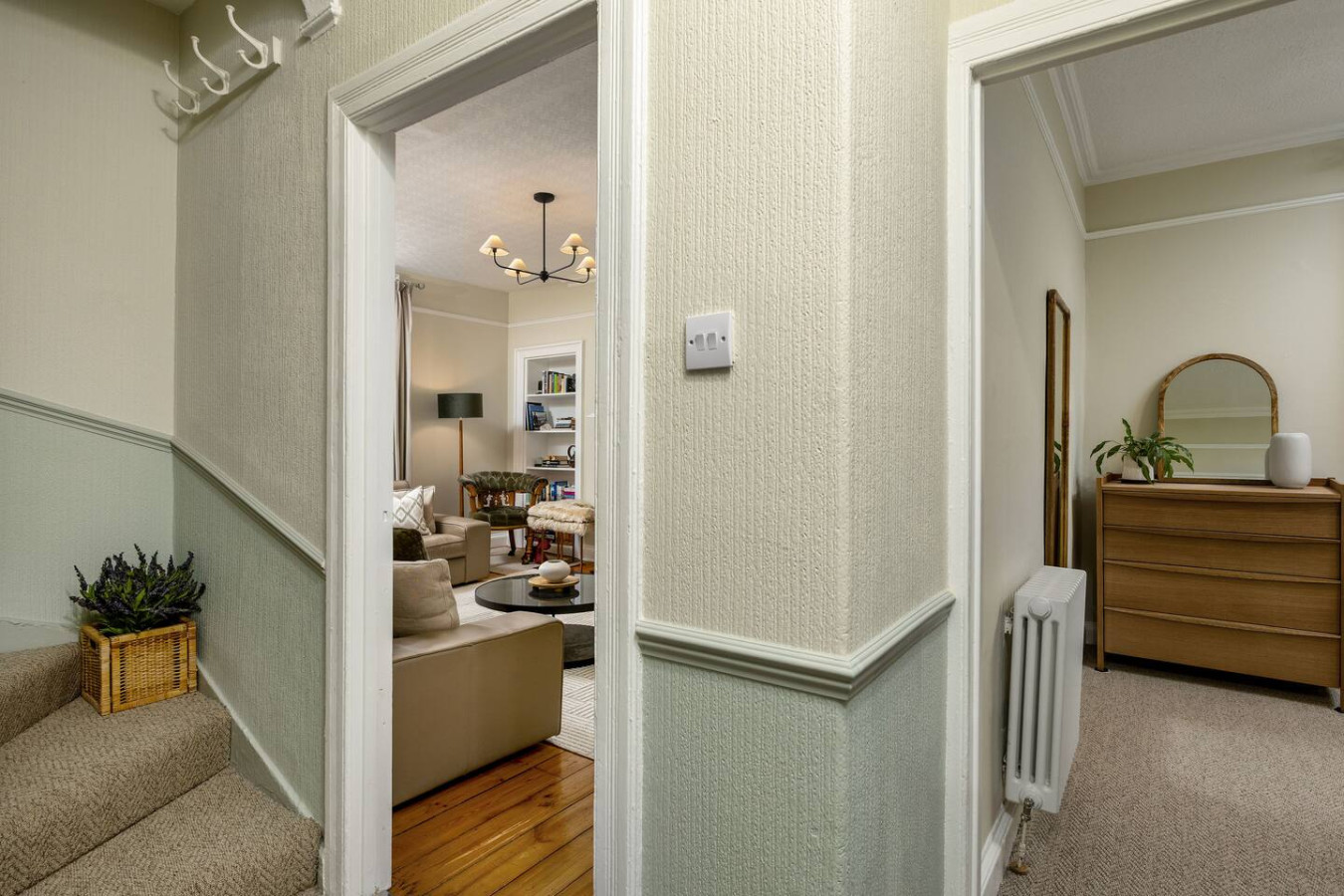 3-Bed Georgian Townhouse Next to Wellbeing Clinic in 1A Allan Park, Stirling FK8 2QG - Property image 39 - VivreStays