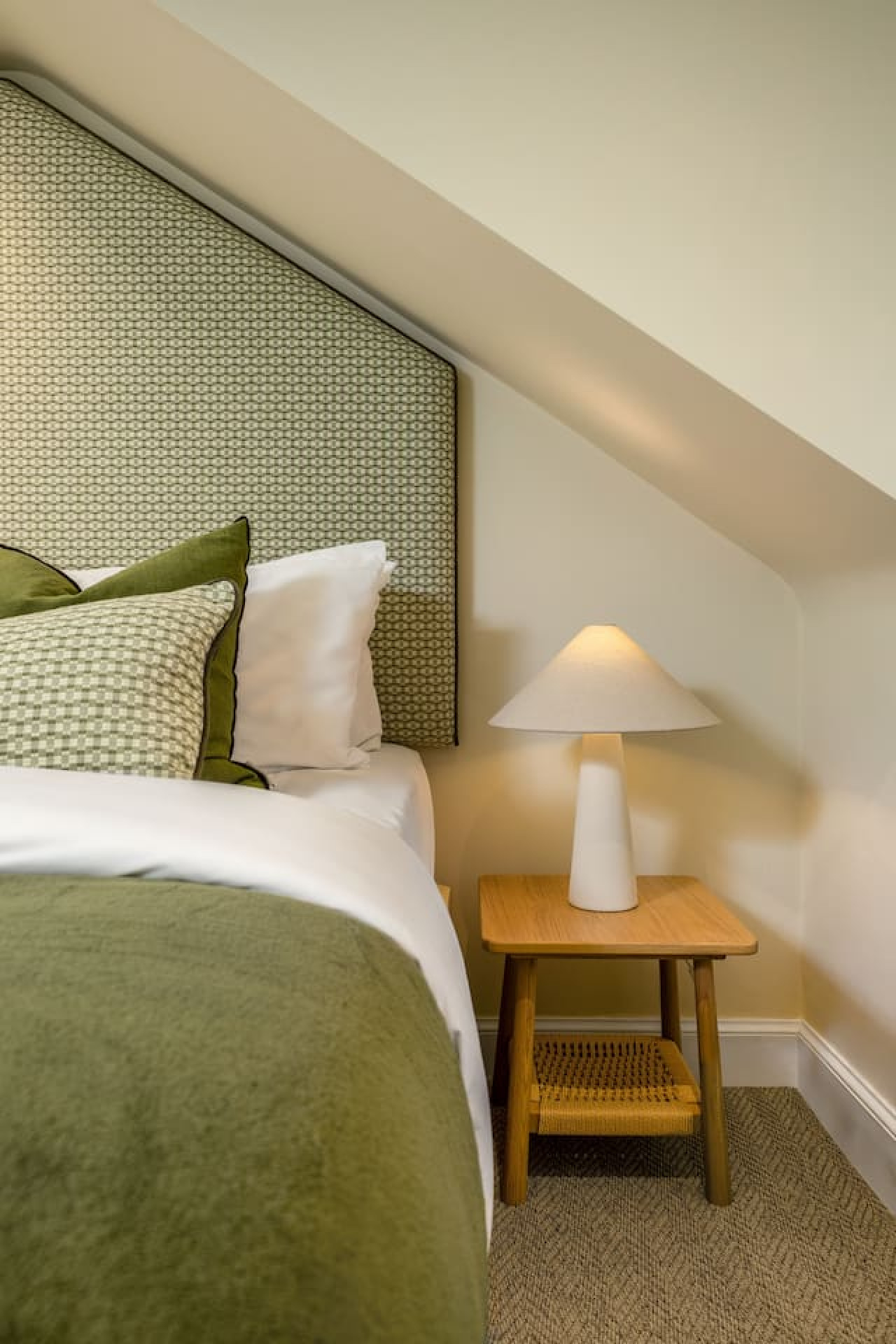 3-Bed Georgian Townhouse Next to Wellbeing Clinic in 1A Allan Park, Stirling FK8 2QG - Property image 38 - VivreStays
