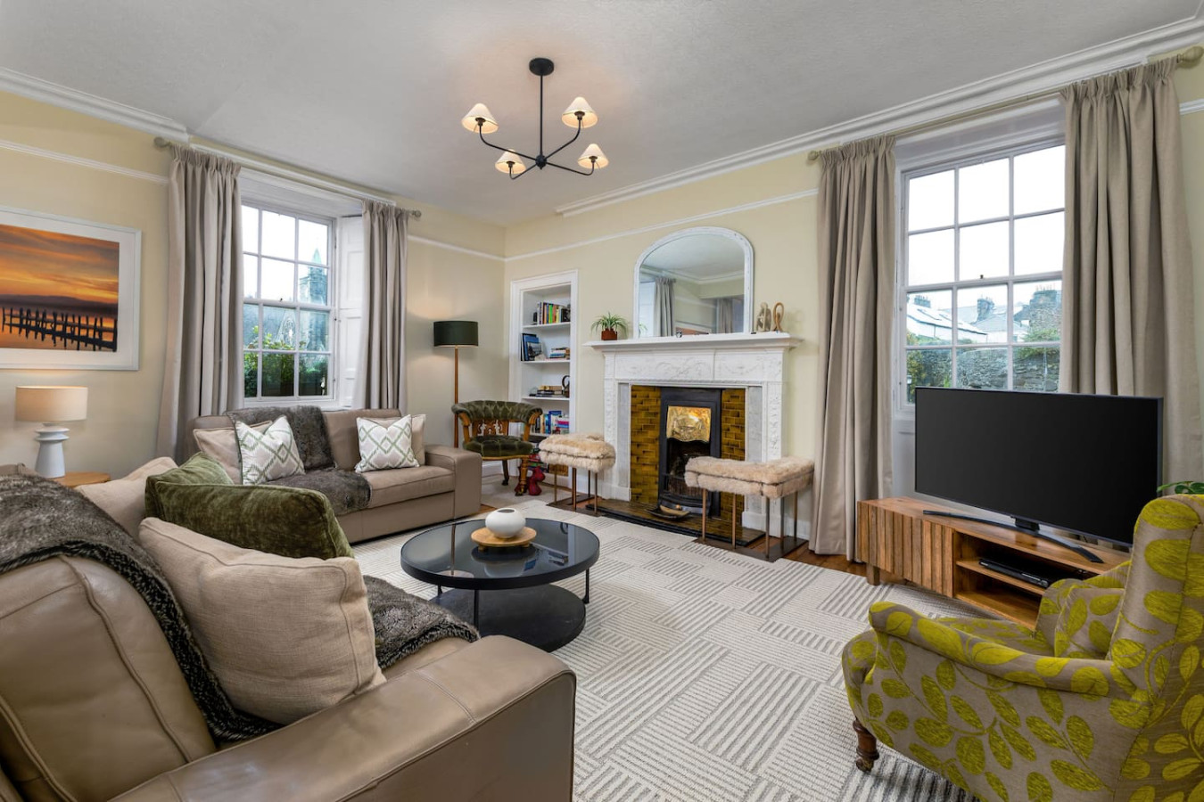 3-Bed Georgian Townhouse Next to Wellbeing Clinic serviced apartment - UK - VivreStays