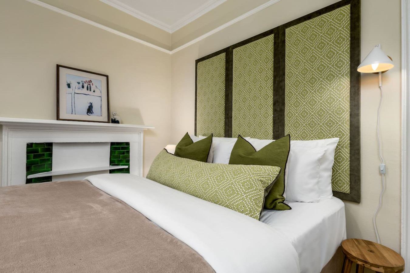 3-Bed Georgian Townhouse Next to Wellbeing Clinic in 1A Allan Park, Stirling FK8 2QG - Property image 20 - VivreStays