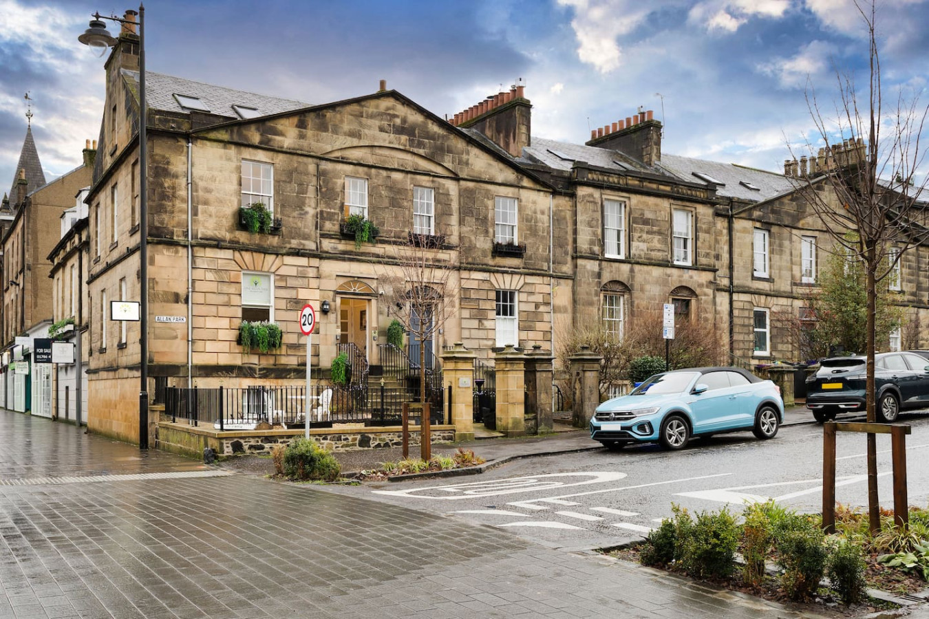3-Bed Georgian Townhouse Next to Wellbeing Clinic in 1A Allan Park, Stirling FK8 2QG - Property image 7 - VivreStays