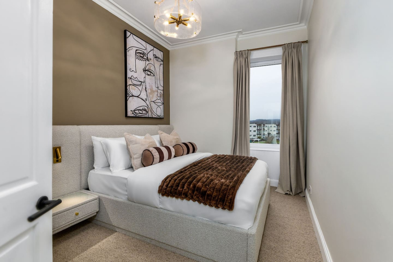 Modern 2-Bed: Castle View | Gateway to Trossachs in 10 King St, Doune FK16 6DN - Property image 5 - VivreStays