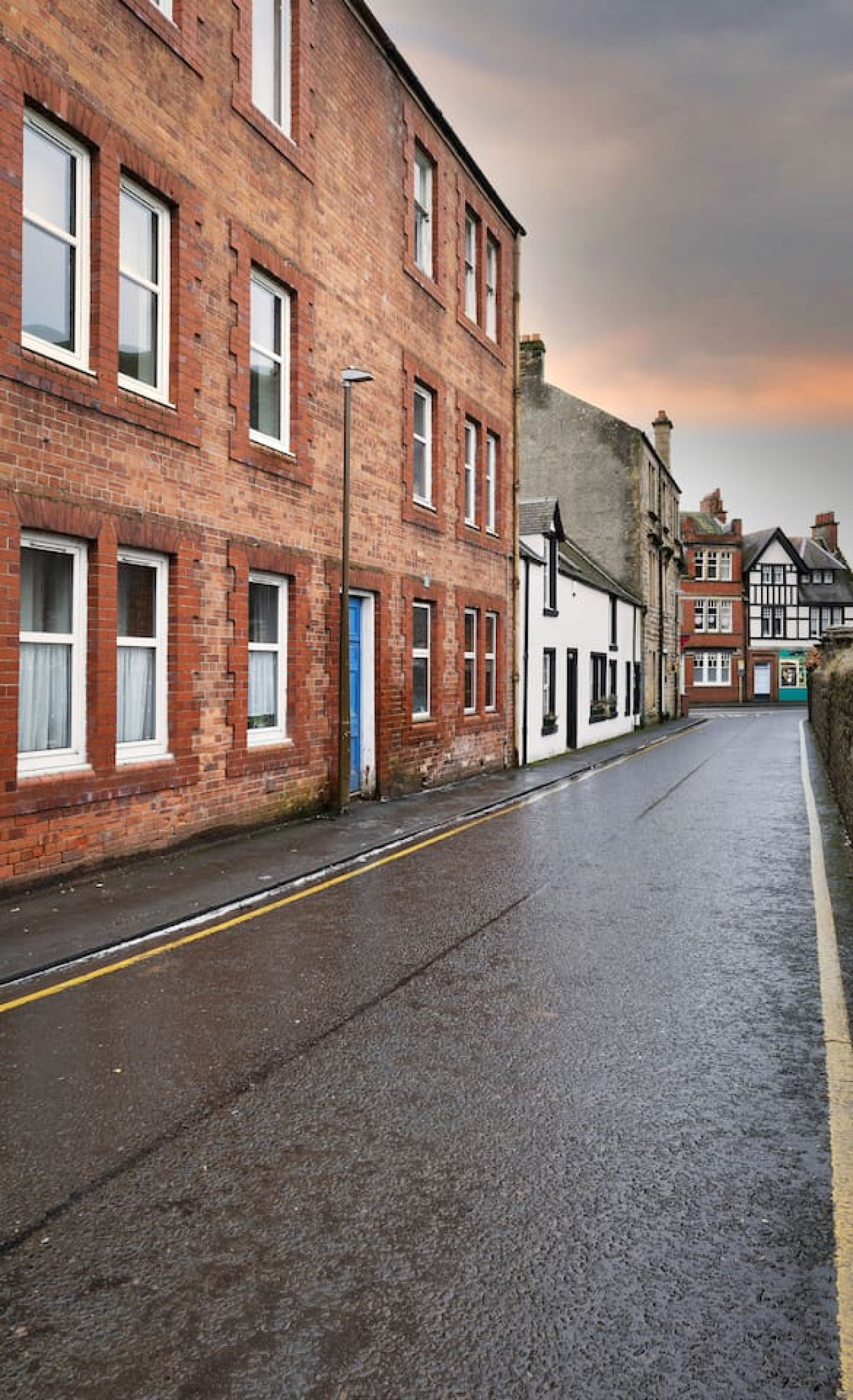 Modern 2-Bed: Castle View | Gateway to Trossachs in 10 King St, Doune FK16 6DN - Property image 32 - VivreStays