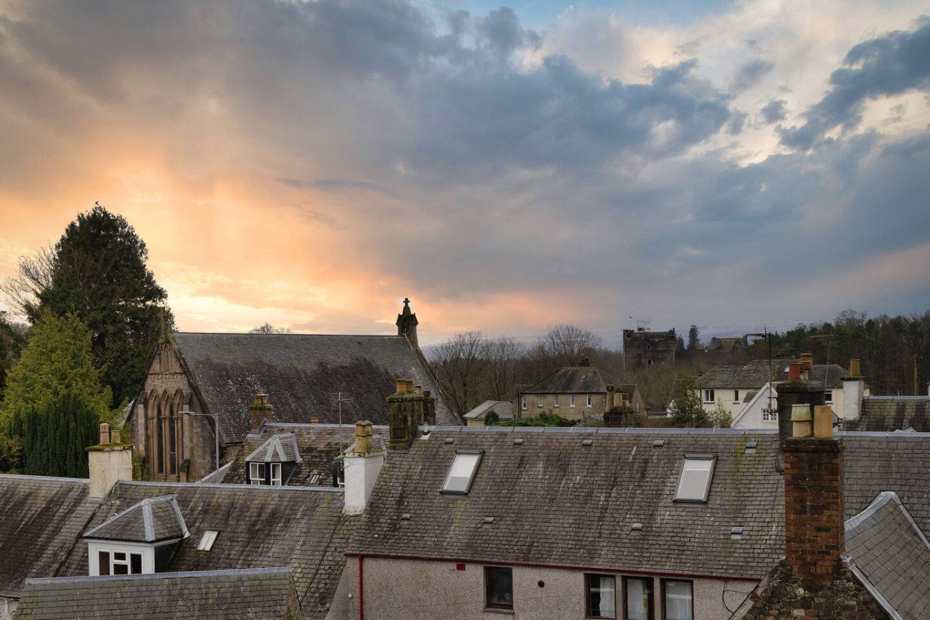 Modern 2-Bed: Castle View | Gateway to Trossachs in 10 King St, Doune FK16 6DN - Property image 22 - VivreStays
