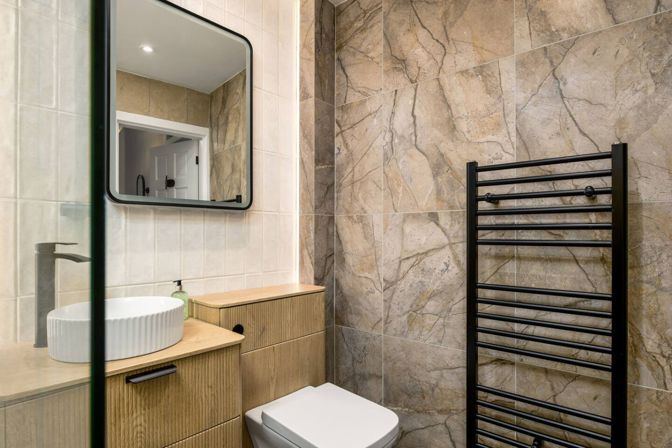 Modern 2-Bed: Castle View | Gateway to Trossachs in 10 King St, Doune FK16 6DN - Property image 12 - VivreStays